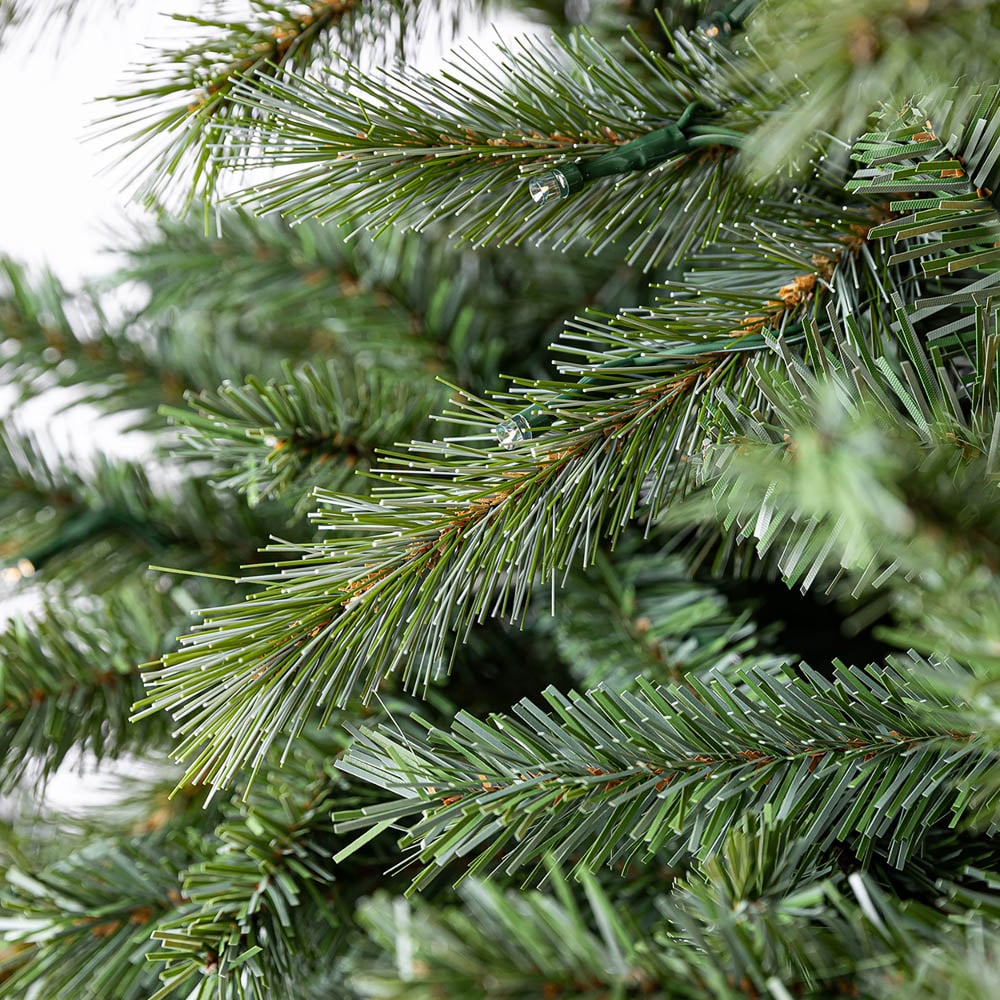 Evergreen Classics Indiana Spruce Pre-Lit Artificial Christmas Tree 6ft Image 6