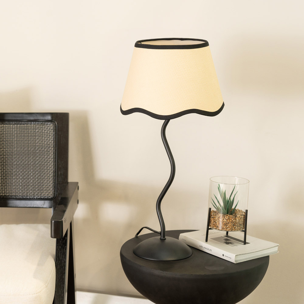 ValueLights Wiggle Linen Scallop Black Edge Shade Black Metal Stem LED Table Lamp Image 3