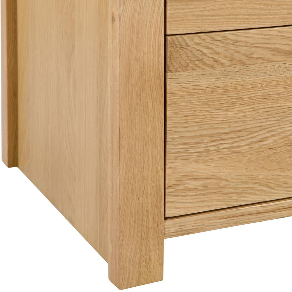 Julian Bowen Curve 6 Drawer Oak Wide Chest of Drawers Image 5