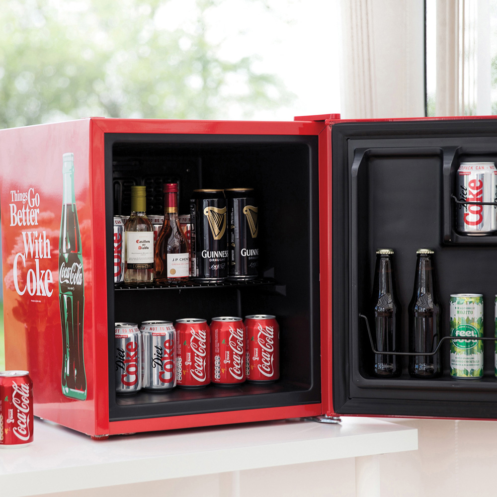 Husky HU0196 Coca Cola 43L Mini Fridge Image 2
