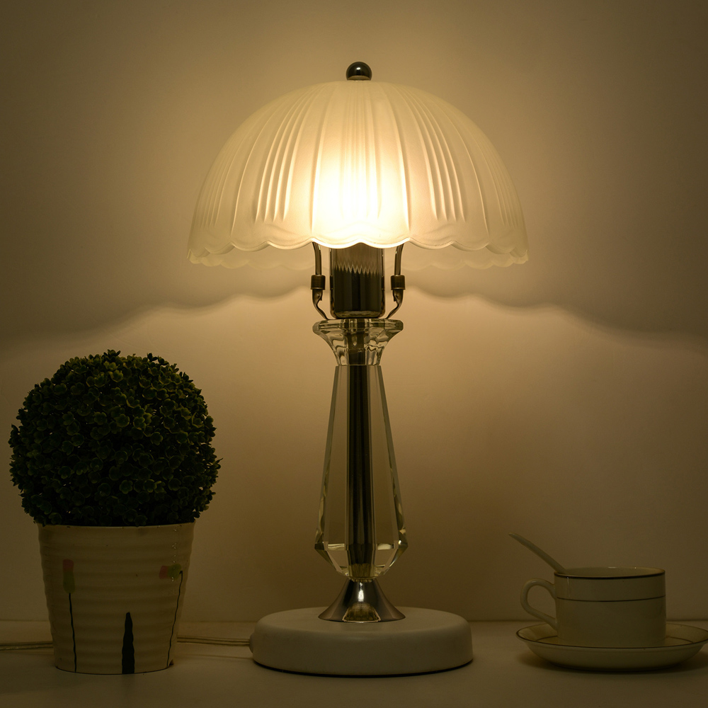 Living and Home Scalloped Table Lamp Image 7