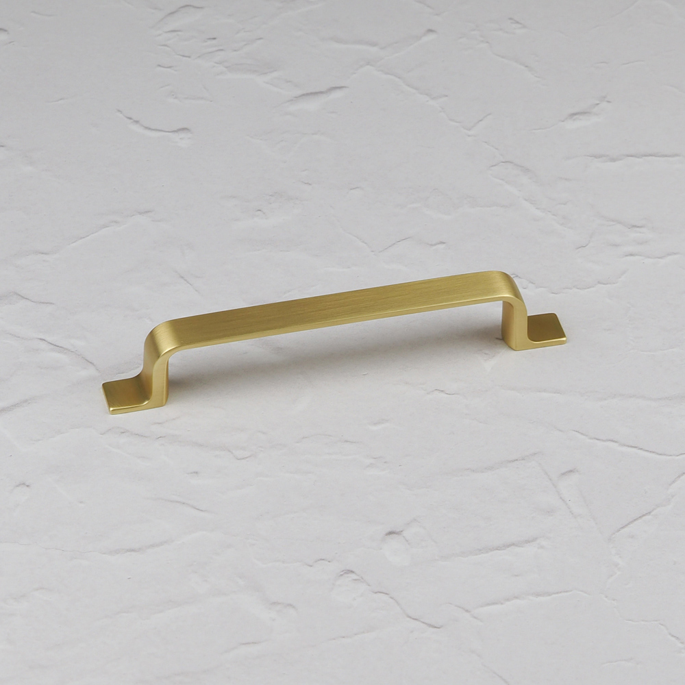 Handle & Home Brushed Brass Strap Handle 128mm Image 2