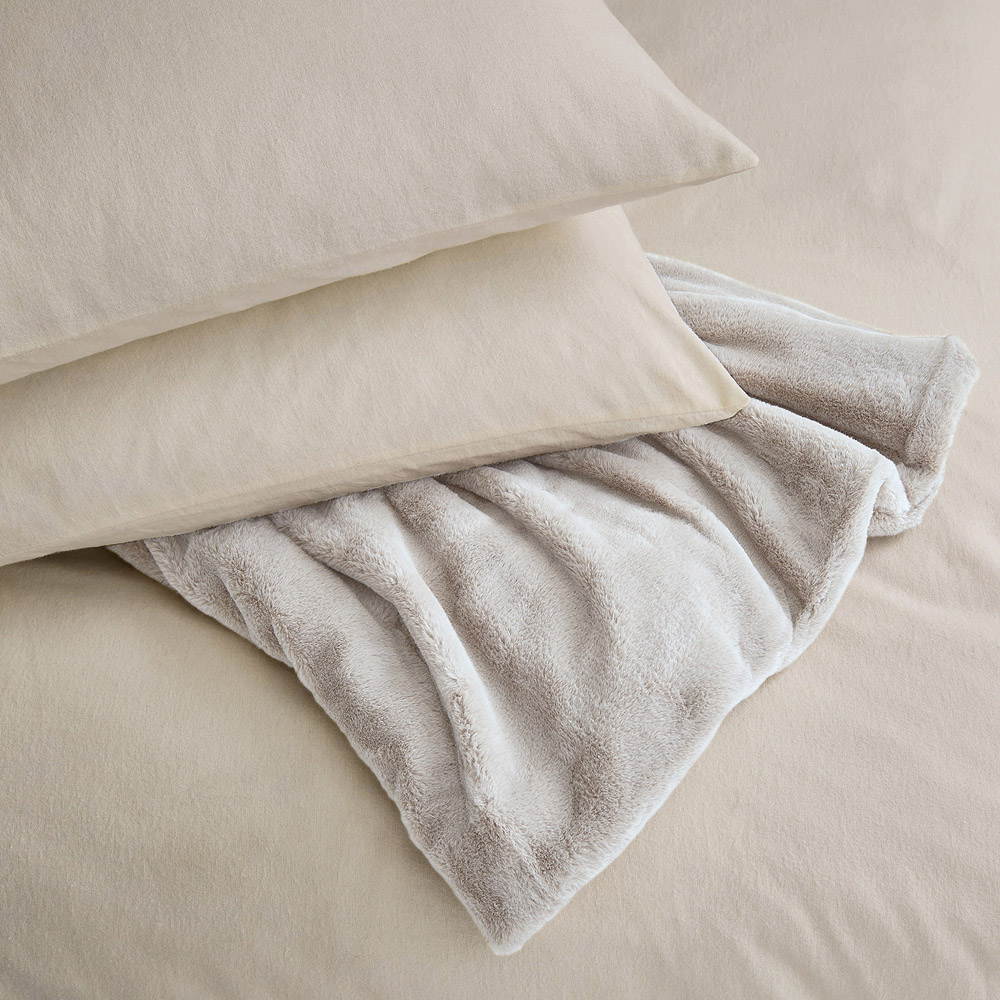 Helena Springfield Linen Plush Faux Fur Sherpa Fleece Throw 130 x 170cm Image 2