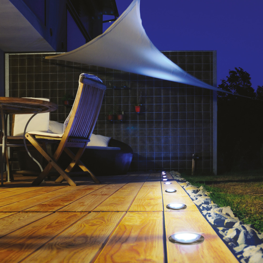 GardenKraft 4 Pack Bright White Solar Ground Light Image 7