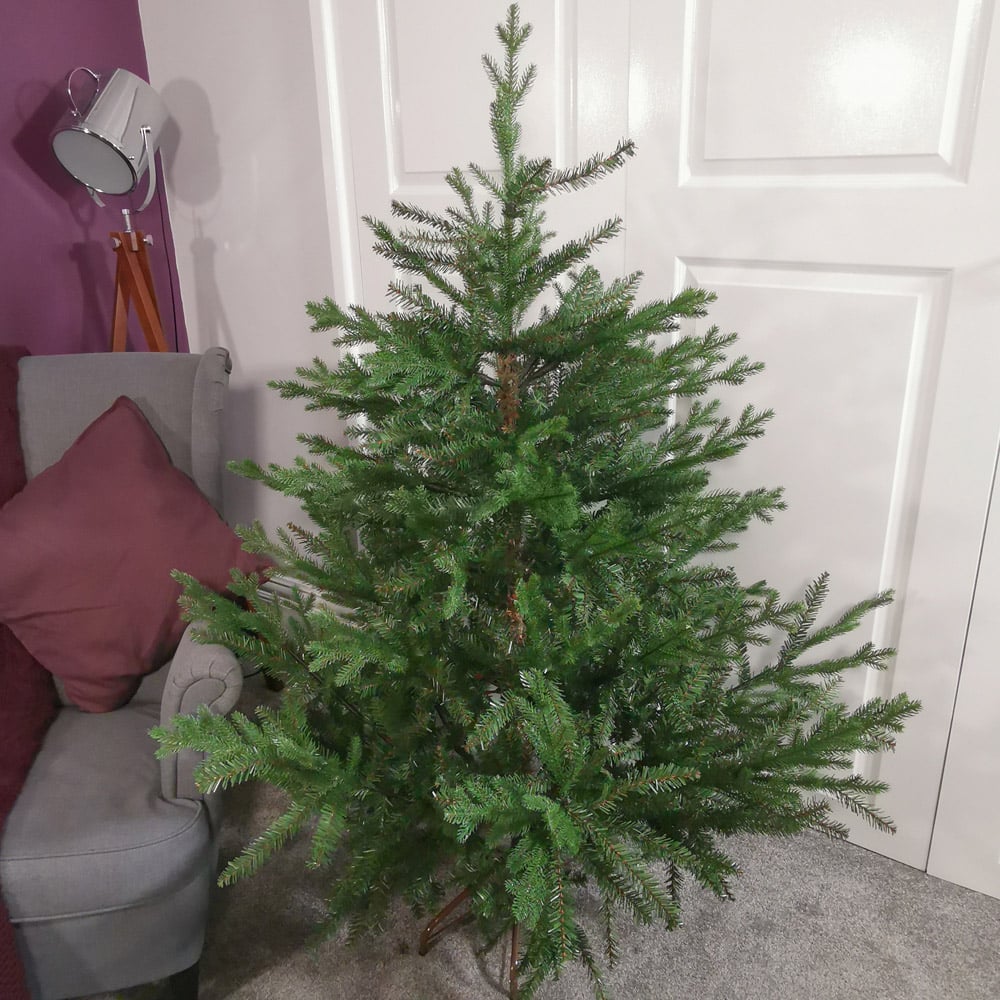 Premier Glenshee Spruce Natural Look Artificial Christmas Tree 5ft Image 2