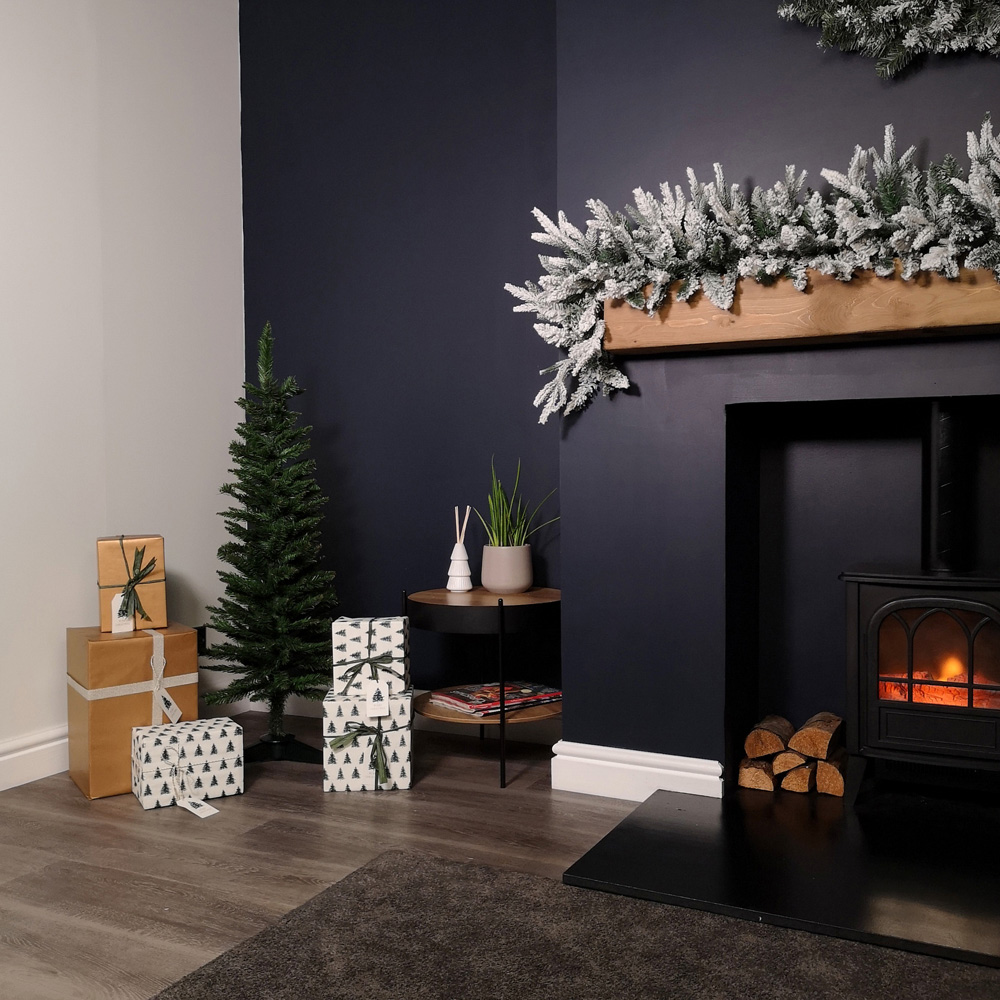 Samuel Alexander Green Pencil Style Slim Artificial Christmas Tree 4ft Image 9