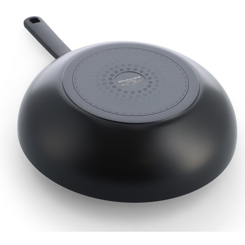KitchenAid 28cm Matte Black Coloured Aluminium Wok Image 4