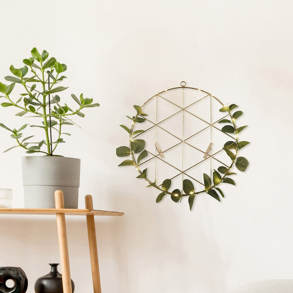 Lighting Collection Wire Grid with LED Lights and Leaves Image 5