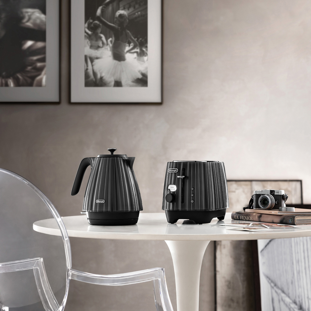 De'Longhi Ballerina DL3001 Black 1.7L Kettle Image 7