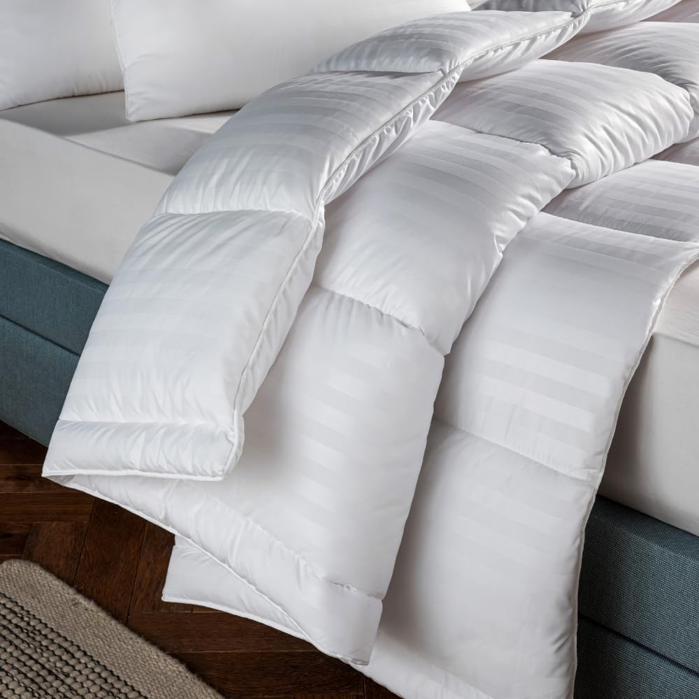 MHG Living Double White Striped Summer Lightweight Hollowfibre Duvet 1.5 Tog Image 2