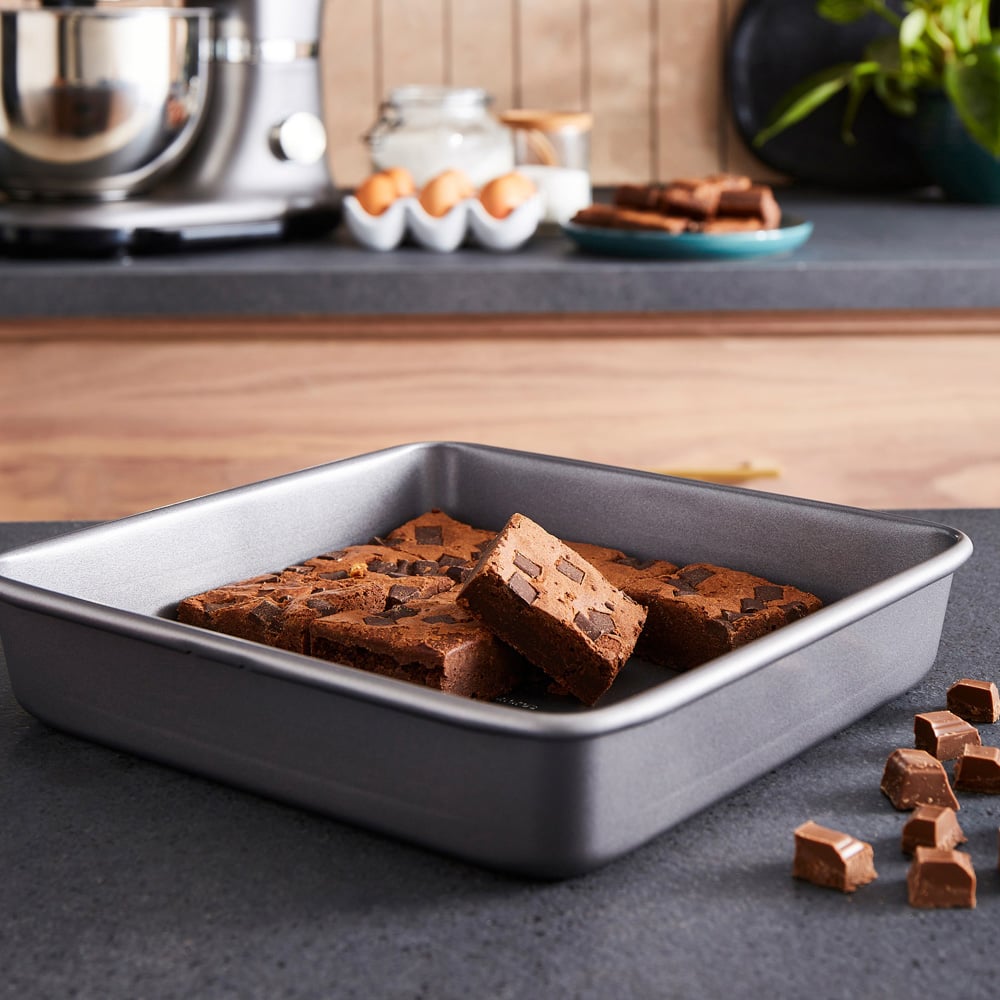 Morphy Richards Muffin Tin with Square Cake Tin and Loaf Tin Image 8