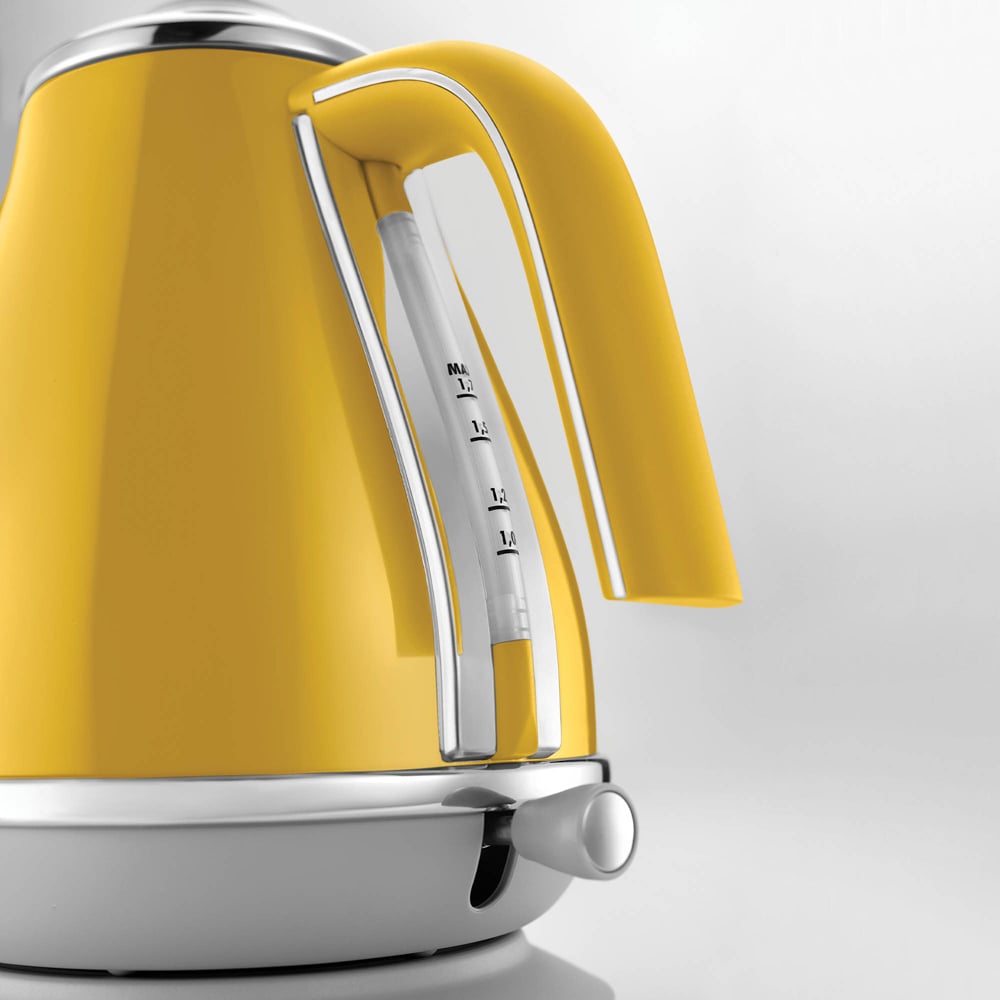 De'Longhi DL4303 New York Yellow Icona Capitals 1.7L Electric Kettle Image 5