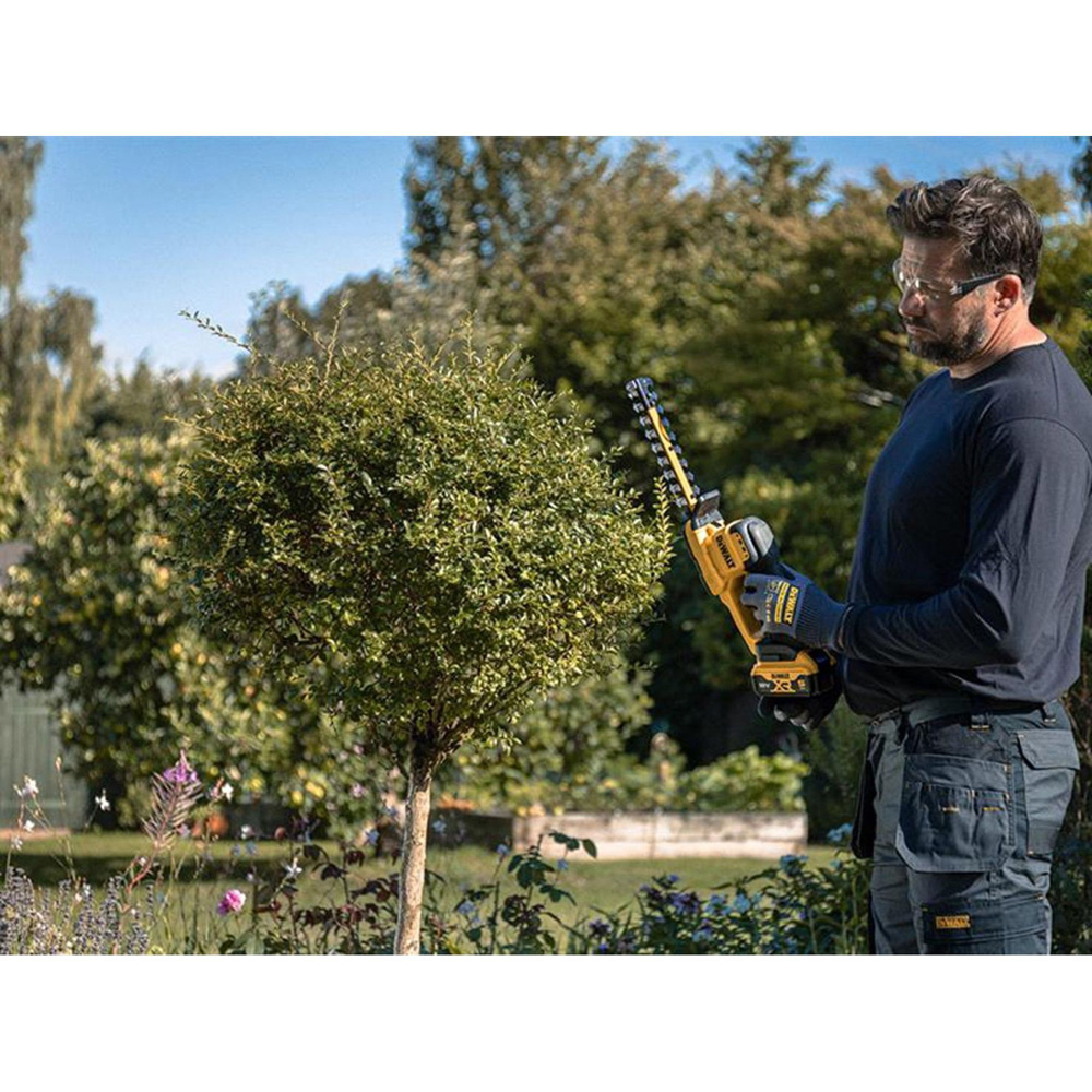 DEWALT 0001-DEWDCMHT520N-XJ XR Compact Hedge Trimmer 18V Image 6