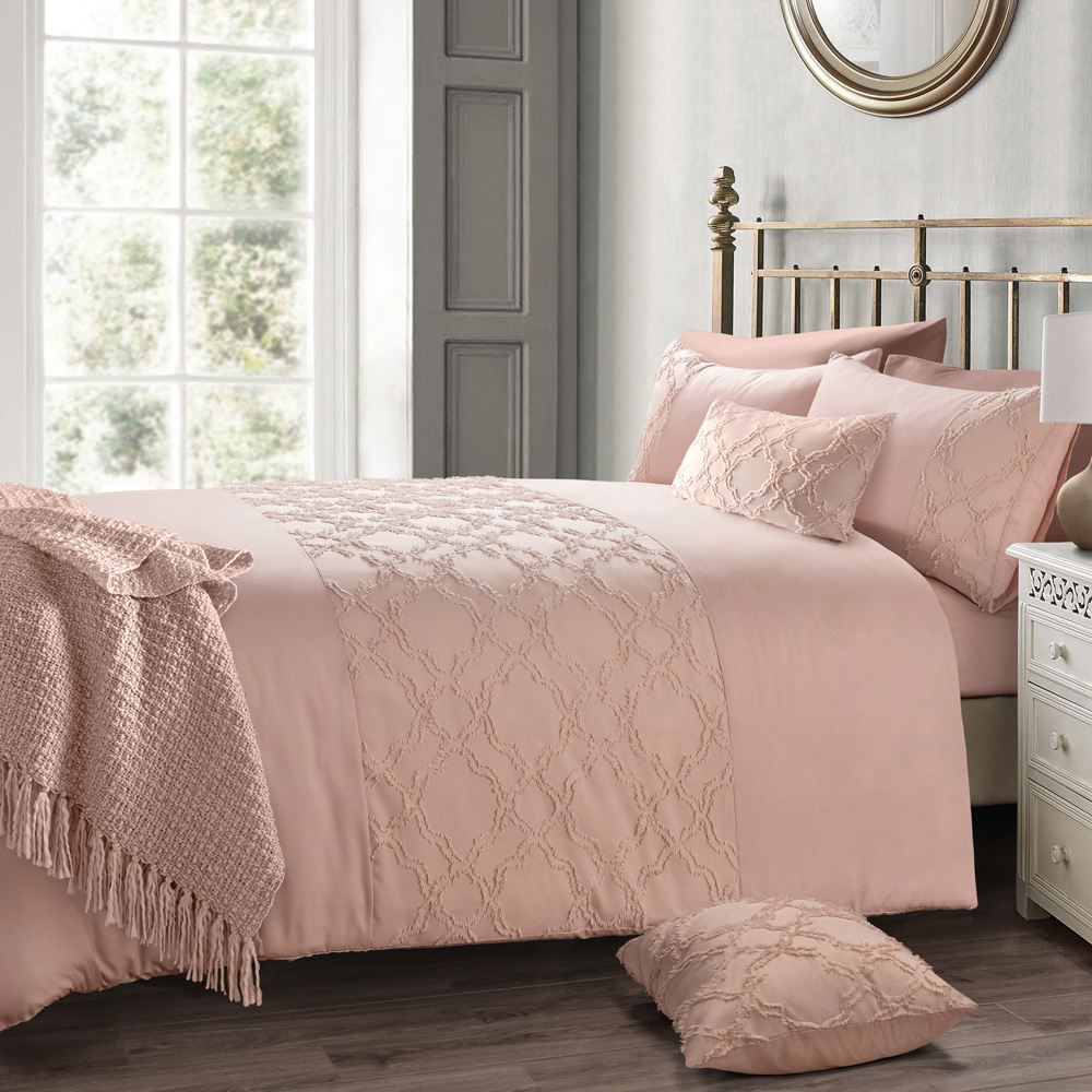 Intimates Kiera Double Blush Tufted Duvet Set Image 1