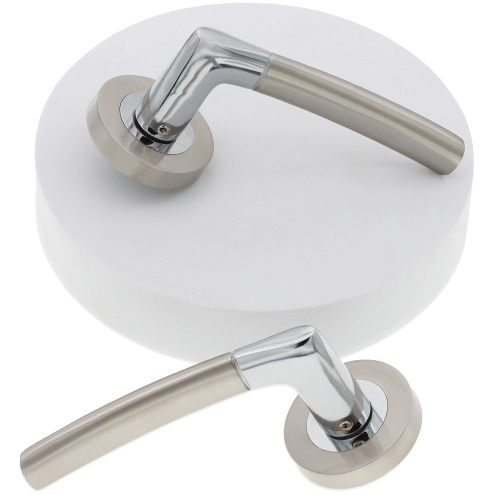Spira Brass Slavia Dual Tone Lever On Rose Door Handle 2 Pack Image 3