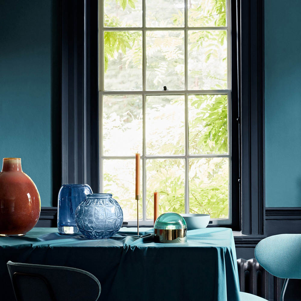 Crown Wall & Ceilings Teal Matt Emulsion 2.5L Image 4