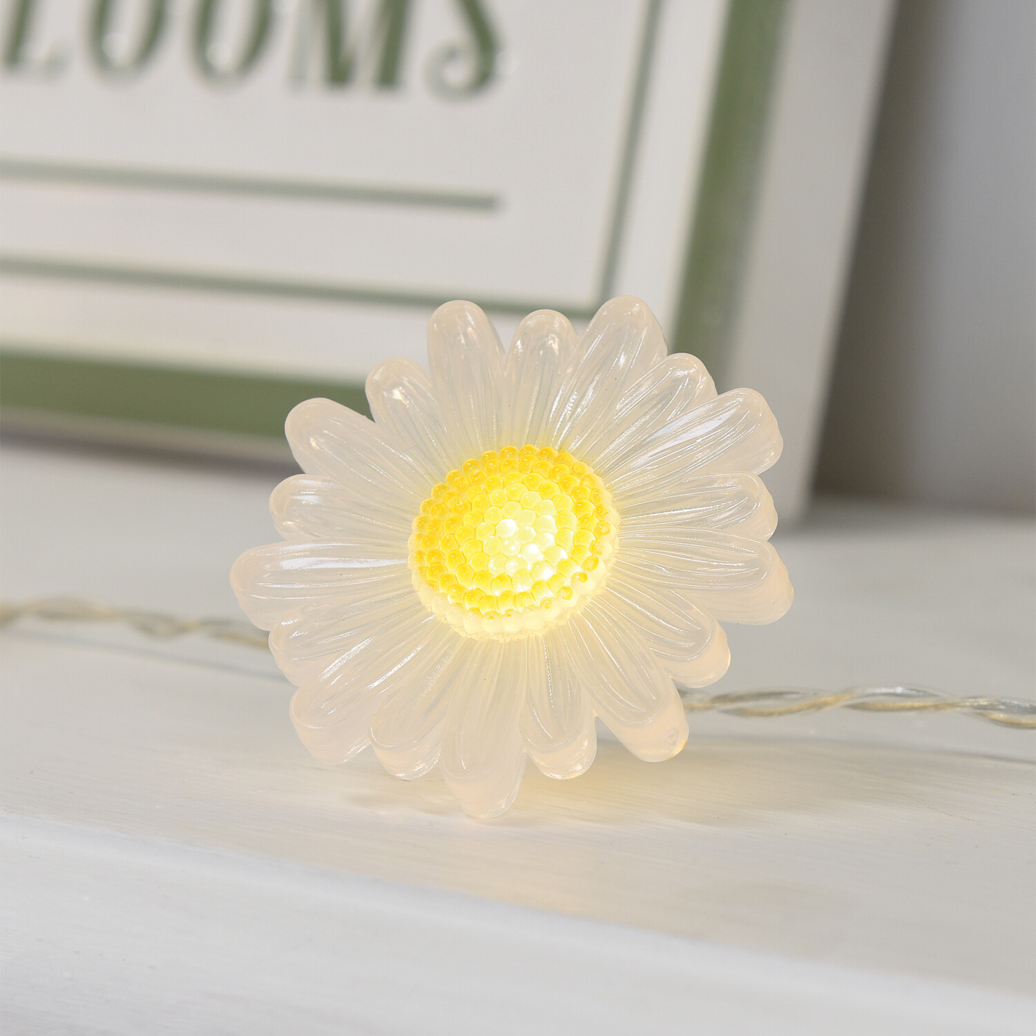 20 LED Daisy String Light Clear and Yellow Image 3