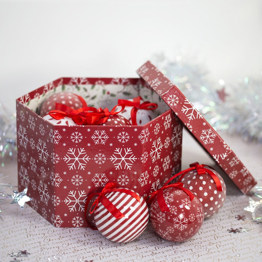 The Christmas Workshop Red and White Snowflake Bauble 14 Pack Image 3