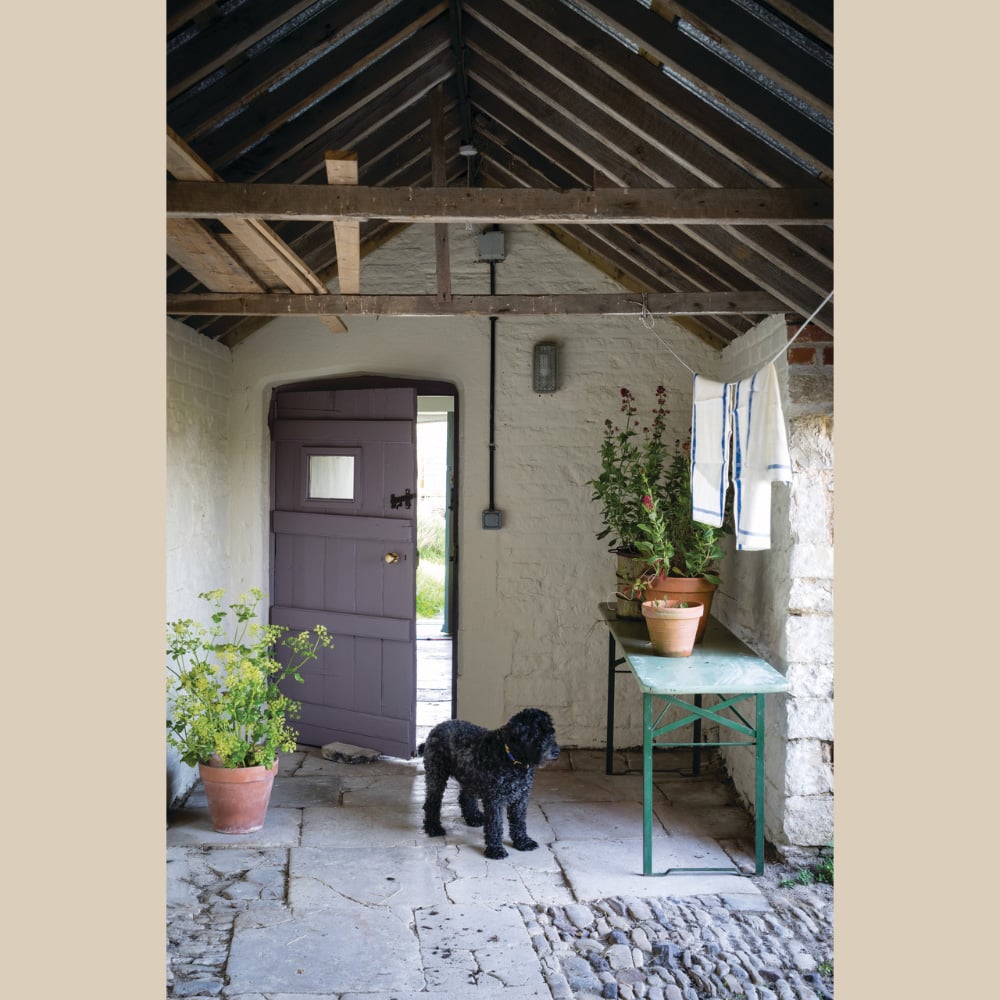 Farrow & Ball Interior Wood and Metal 226 Joa's White Flat Eggshell Paint 5L Image 4