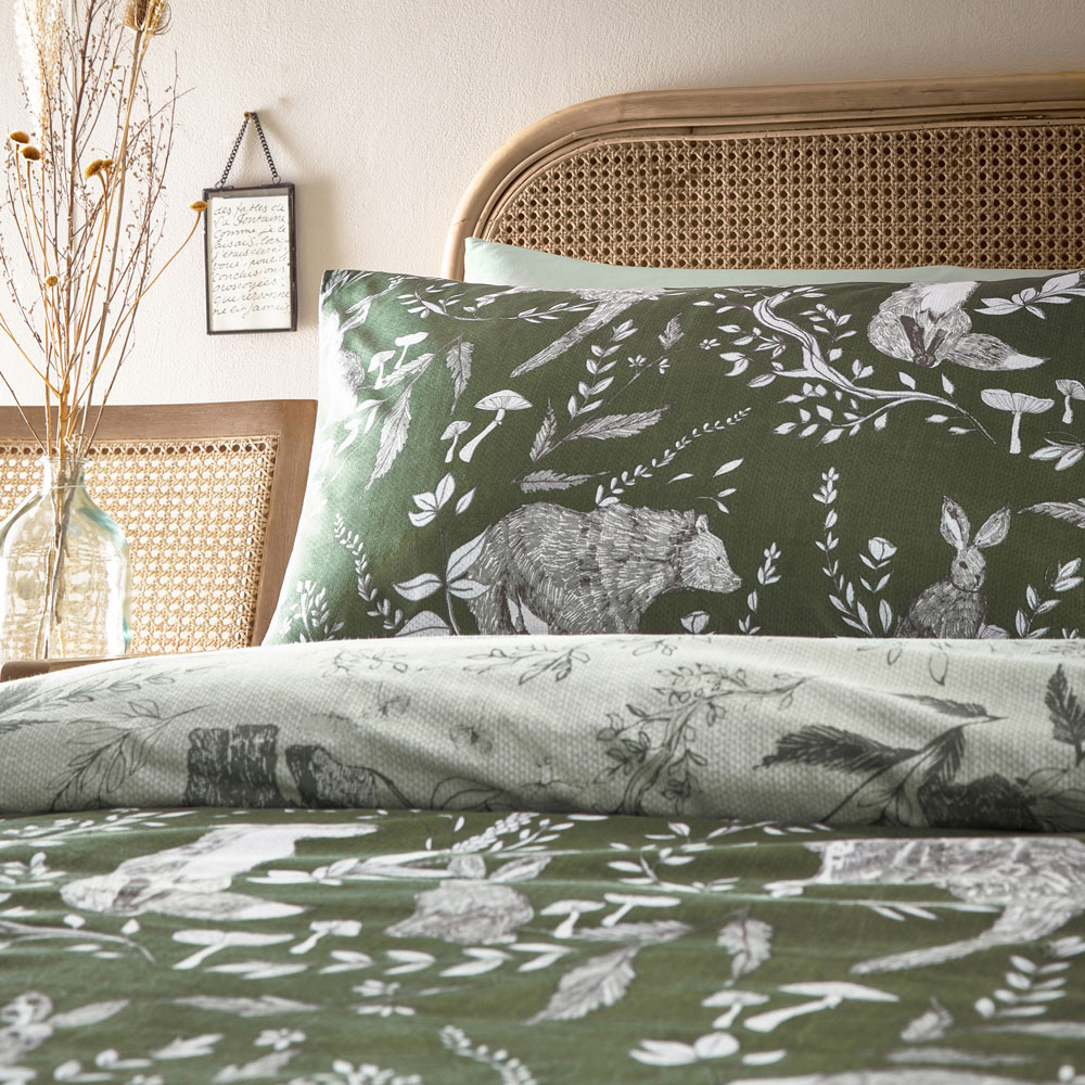 furn. Buckthorn King Size Evergreen Duvet Set Image 3