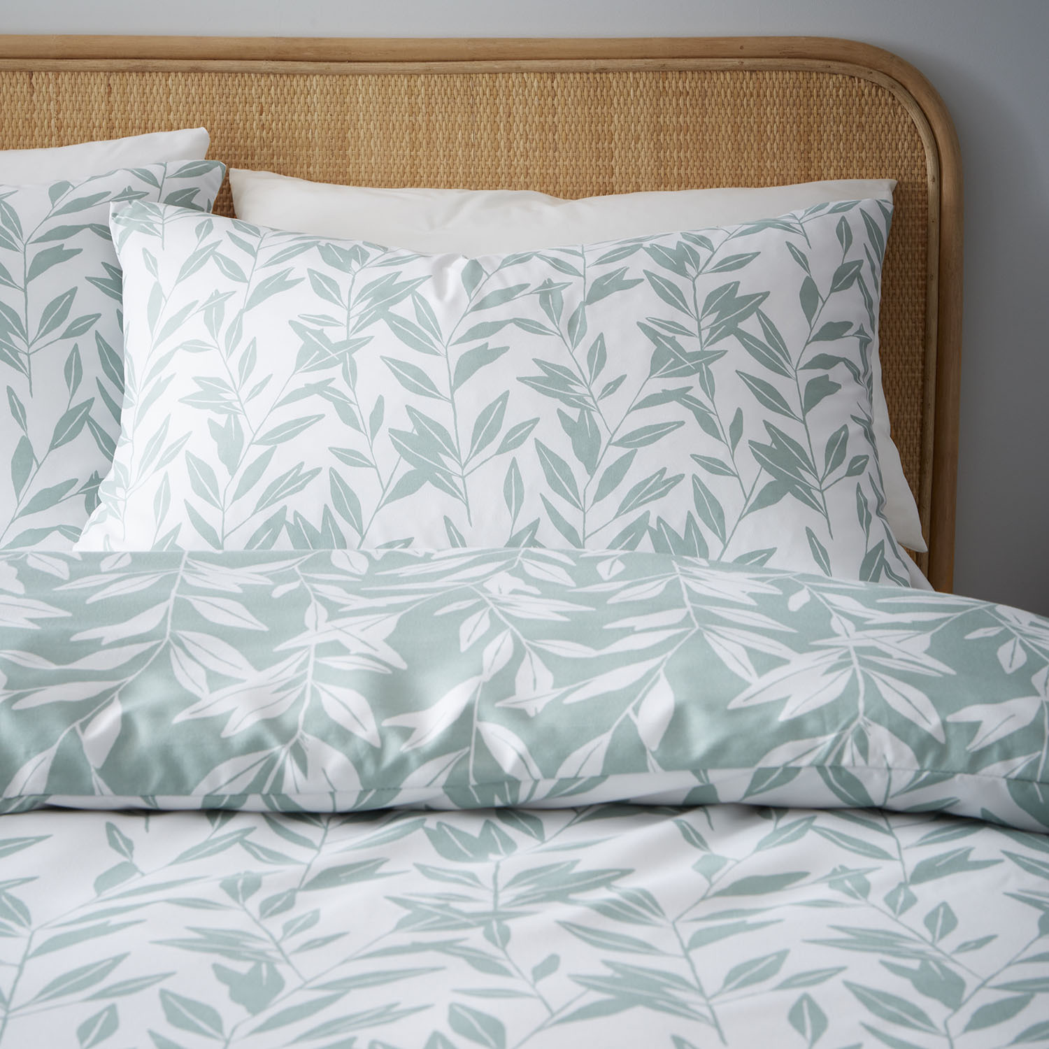 Hallie Printed Leaves Duvet Set - Sage / Single Image 3