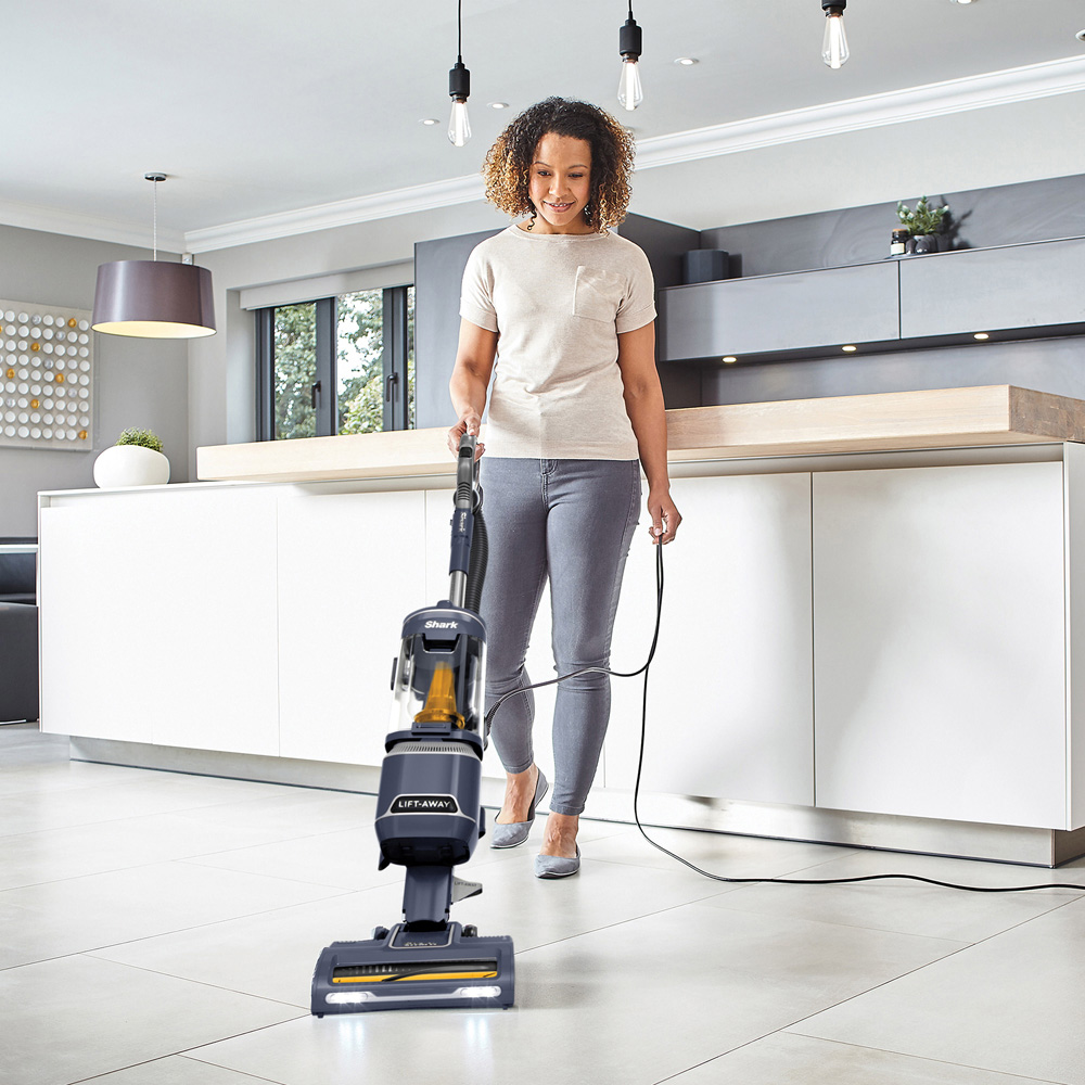 Shark NZ691UK Anti Hair Wrap Purple Upright Corded Vacuum Cleaner Image 4