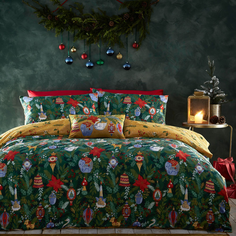 furn. King Size Green Deck the Halls Christmas Duvet Cover Set Image 1