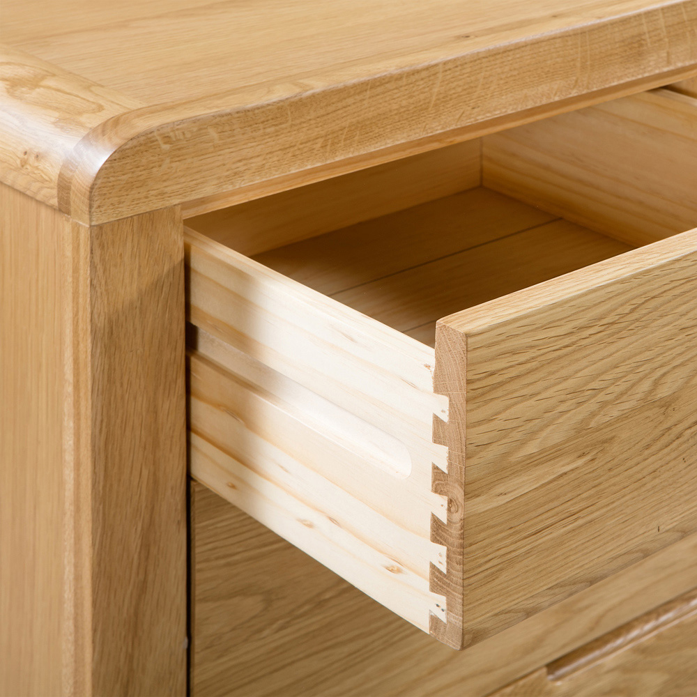 Julian Bowen Curve 5 Drawer Oak Chest of Drawers Image 6