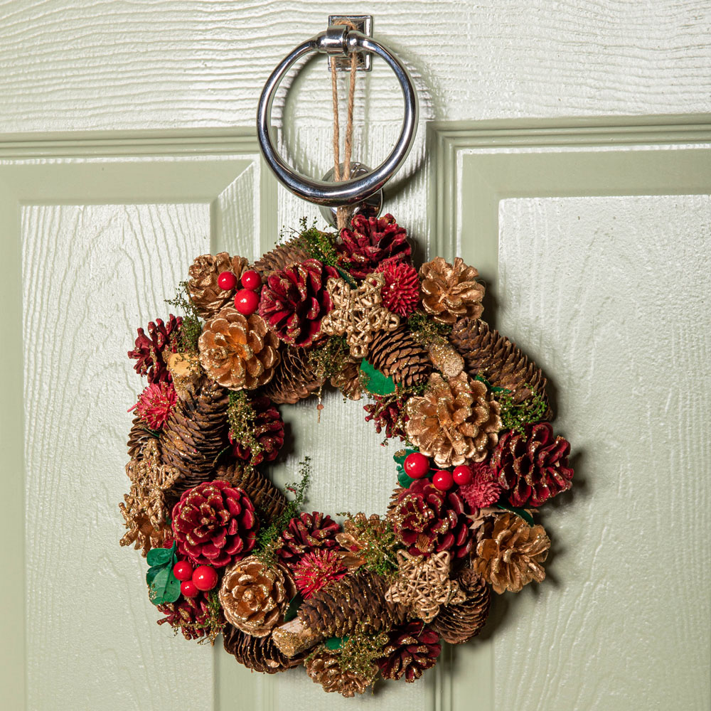 Samuel Alexander Red Wreath with Berries and Pinecones 30cm Image 2