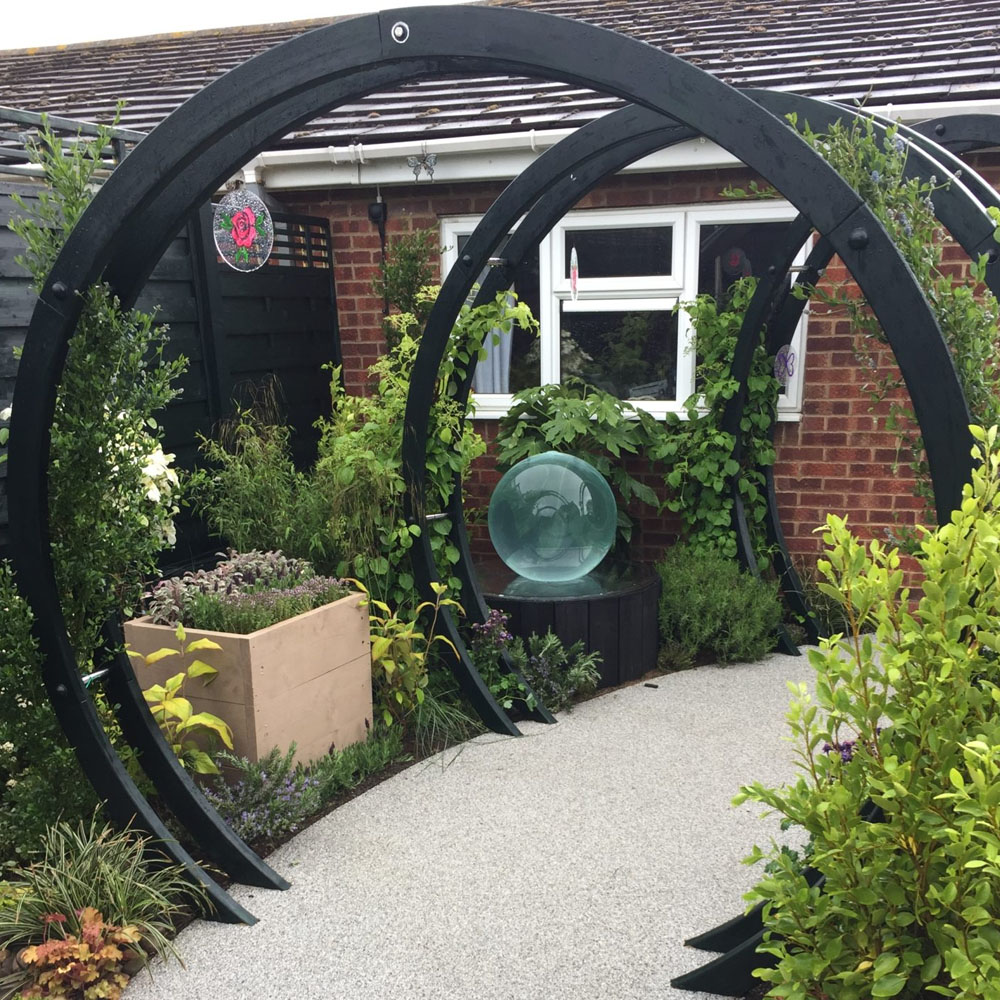 Shire 8 x 8ft Black Free Standing Flower Circle Arch with Spike Image 1