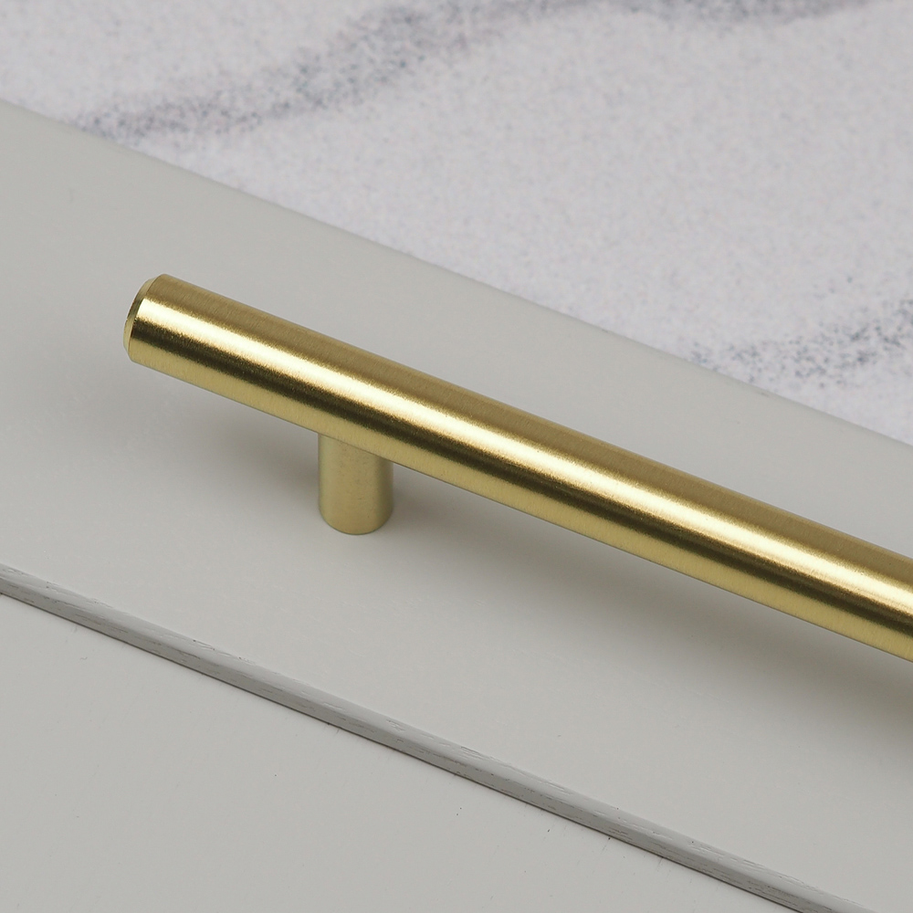 Handle & Home Brushed Brass Bar Handle 128mm Image 4