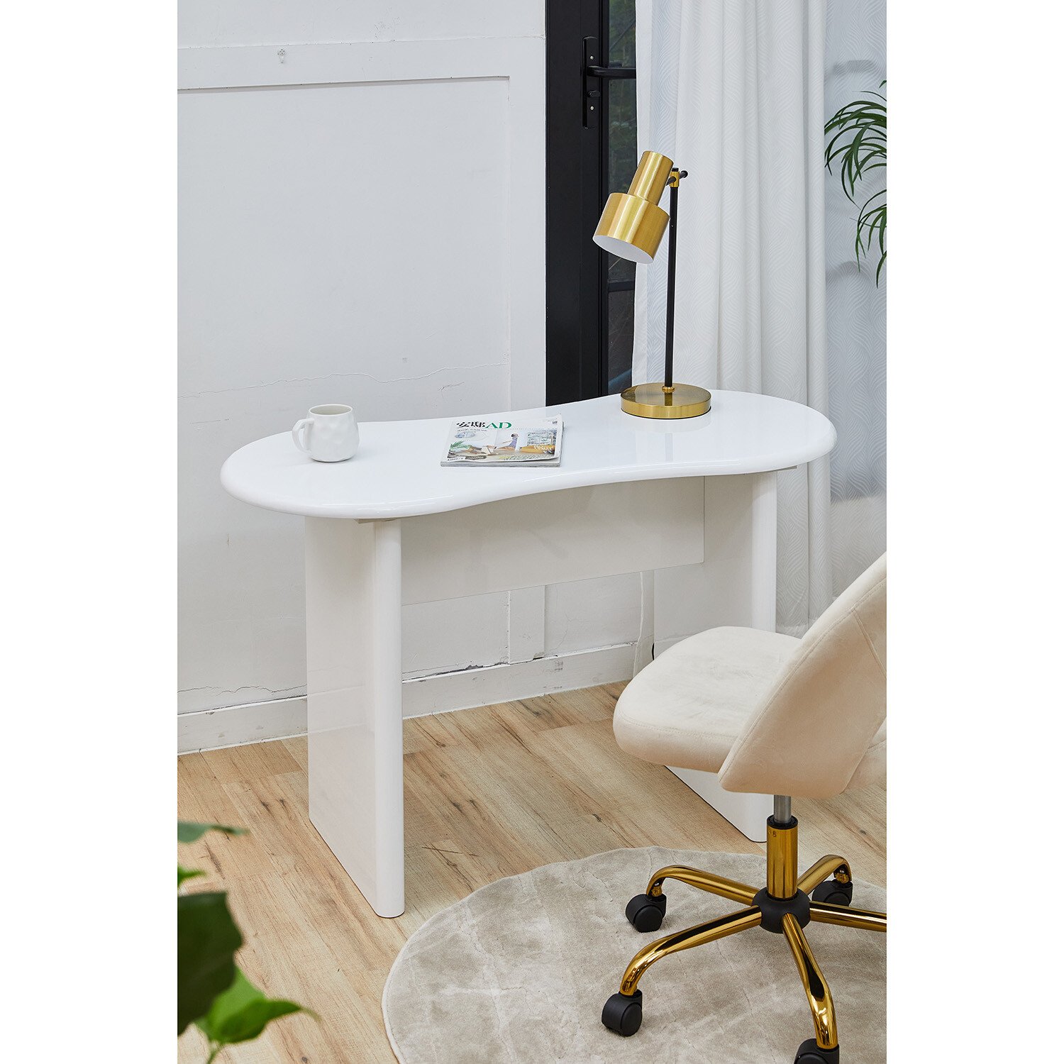 Lola Desk - White Image 3