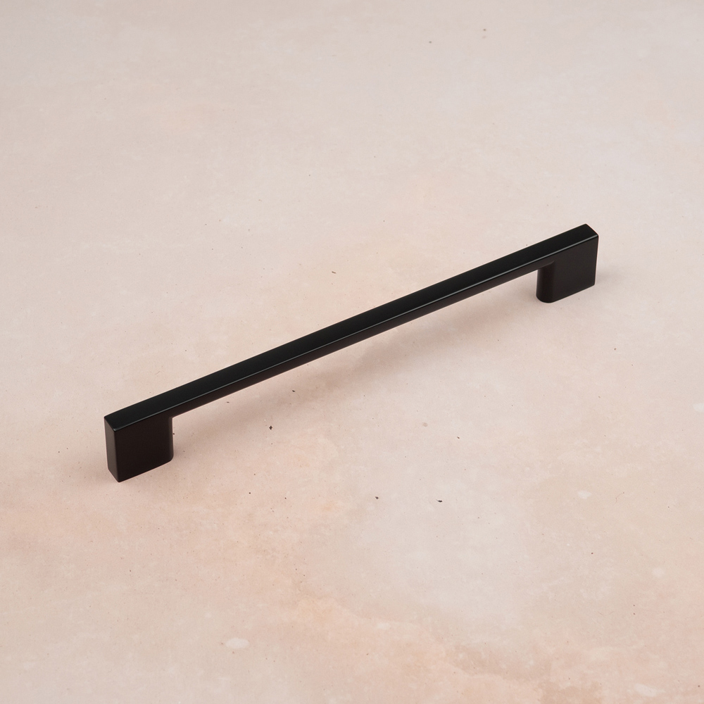 Handle & Home Square Matt Black Handle 192mm Image 3