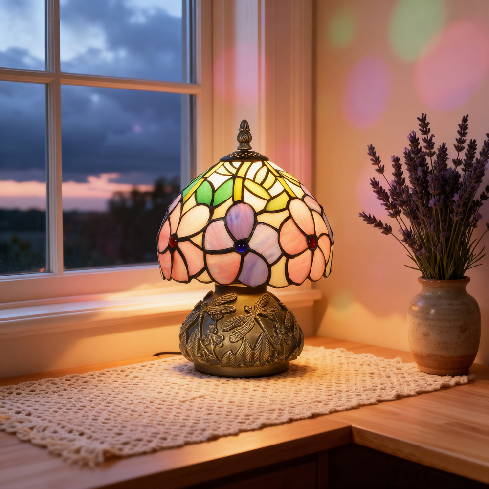 HOMCOM Tiffany Style Stained Glass Table Lamp Image 4