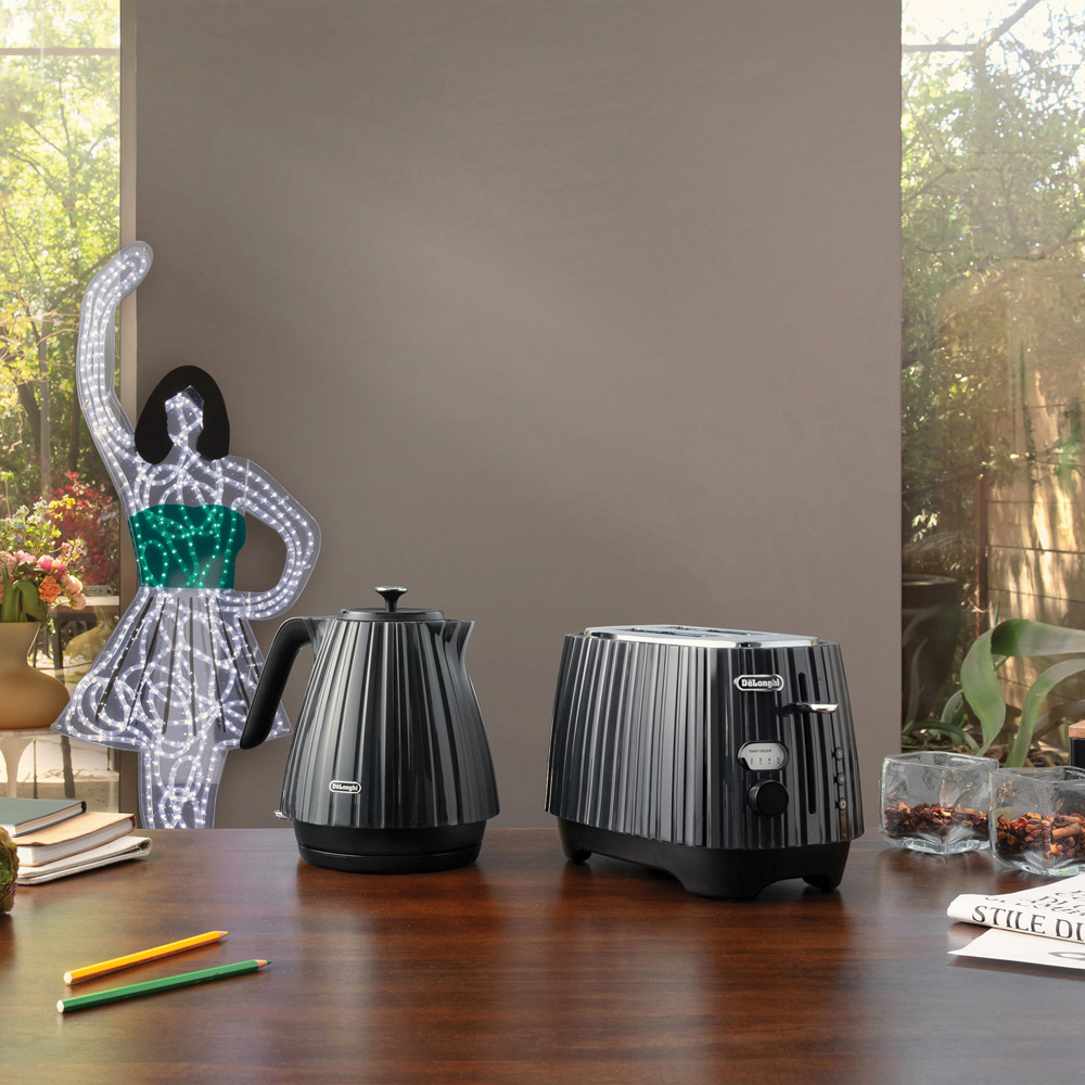 De'Longhi Ballerina DL3001 Black 1.7L Kettle Image 8