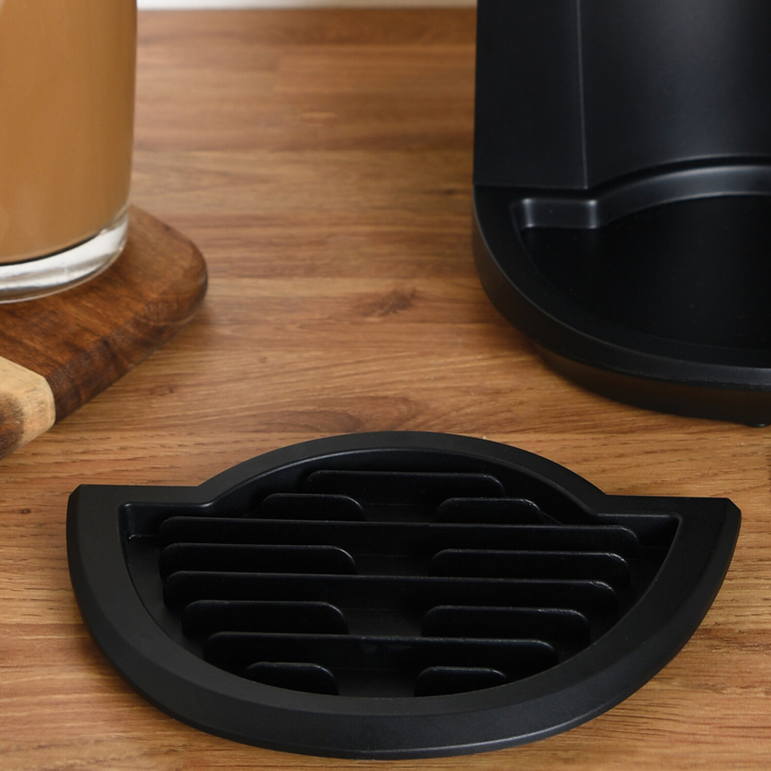 3.5 Bar Coffee Machine with Frothing Function Black Image 6