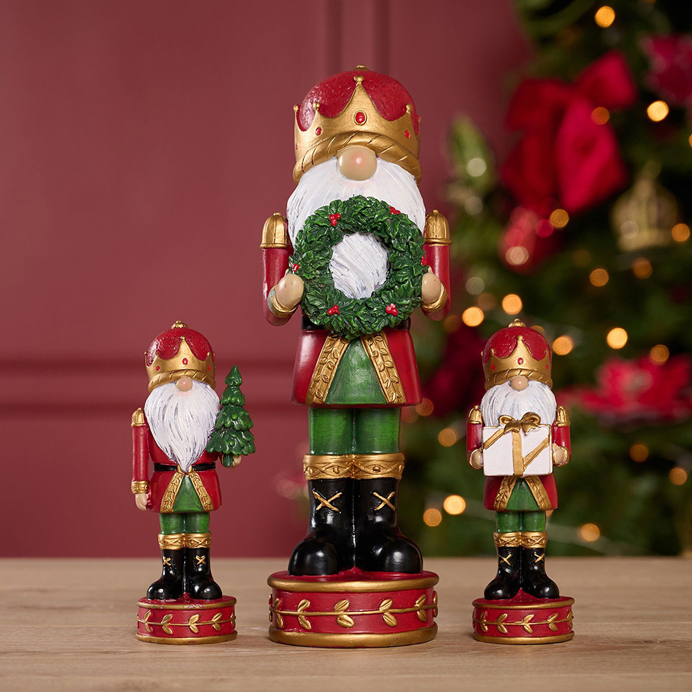 The Christmas Gift Co Santa Nutcracker with Wreath Figurine Image 2