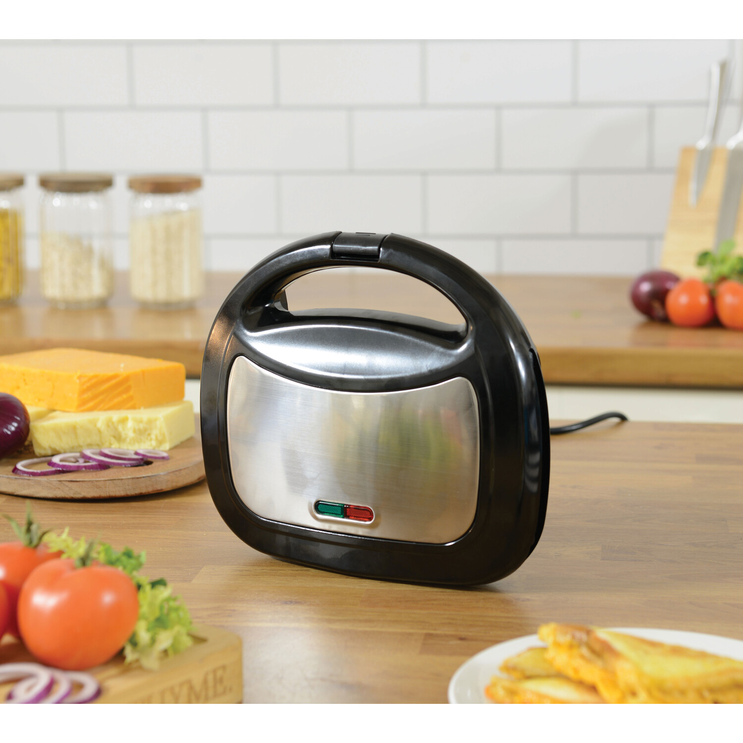 Non Stick Sandwich Maker Image 5