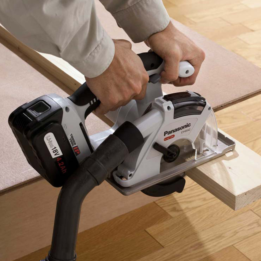 Panasonic EY45A2XW32 Universal Circular Saw Body Image 2