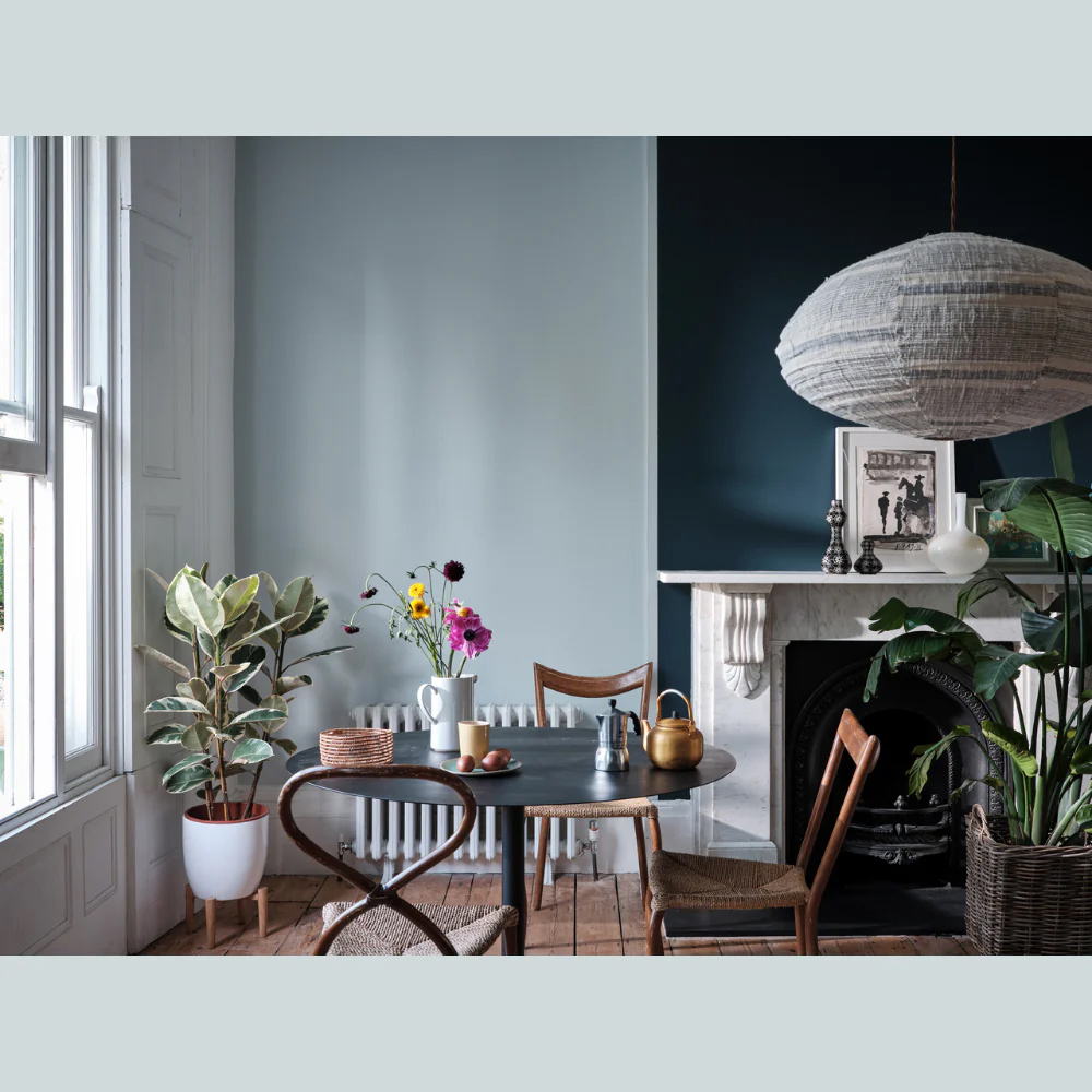 Farrow & Ball Estate Walls and Ceilings Borrowed Light Matt Emulsion Paint 2.5L Image 4