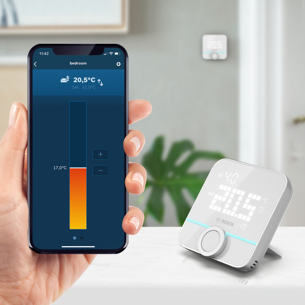 Bosch White Smart Wireless Home Room Thermostat II with LED Display Image 2