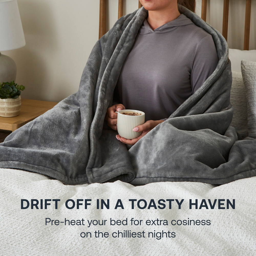 Dimplex Super Cosy Grey Fleece Heated Throw 130 x 180cm Image 4