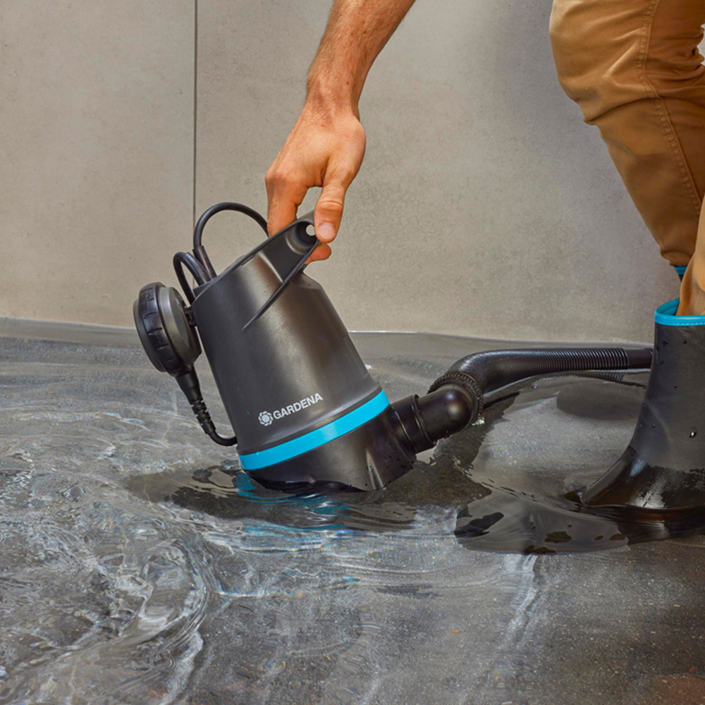 Gardena 2 in 1 Clear and Dirty Water Submersible Pump with Float Switch 550W Image 3