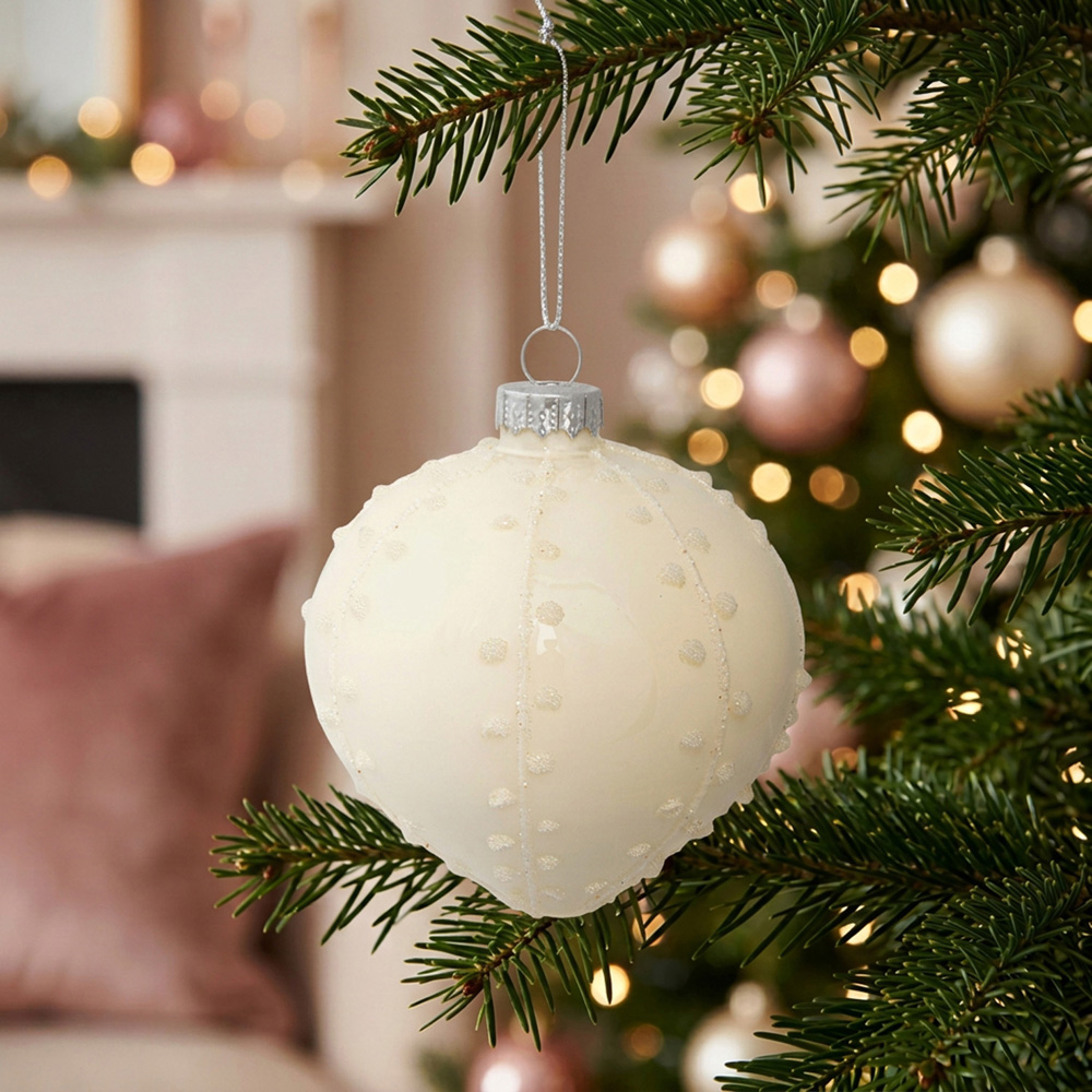 Embossed Onion Bauble Ivory Image 2