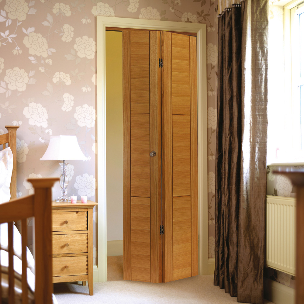 JB Kind Mistral Contemporary Oak Bi-Fold Internal Door 1981 x 762mm Image 2