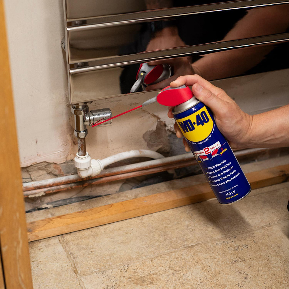 WD-40 Multi-Use Lubricant 450ml with Specialist Penetrant 400ml Image 6