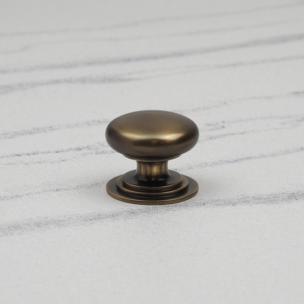 Handle & Home Antique Brass Knob 38mm Image 2