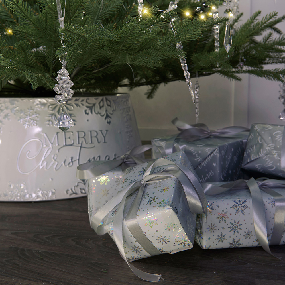 Festive Gift Wrap Image 3