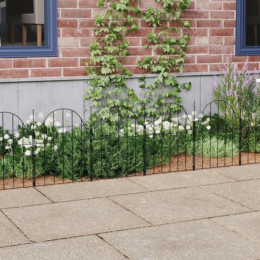 Living and Home 10 Piece Arch Top Metal Garden Fence Image 2