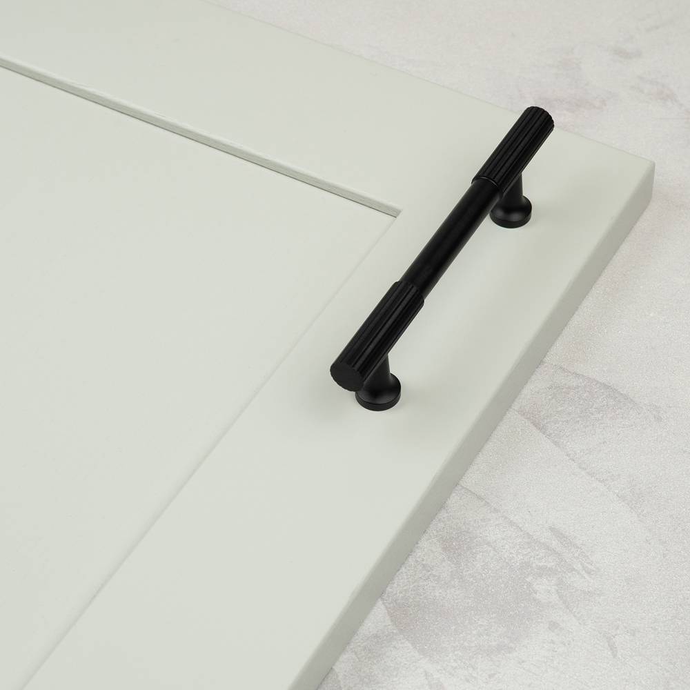 Handle & Home Matt Black Reeded Handle 96mm Image 4